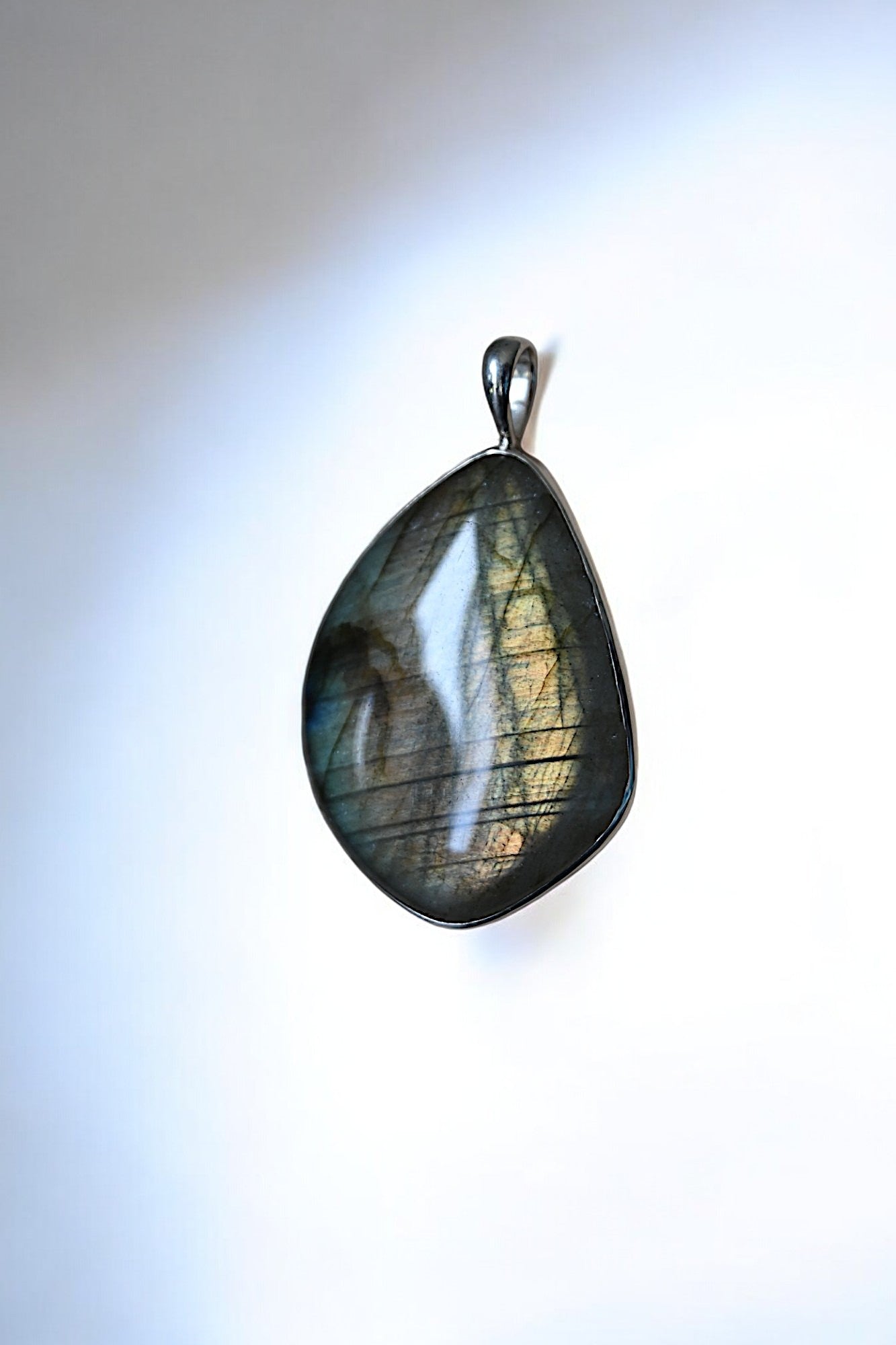 Dream Veil Pendant